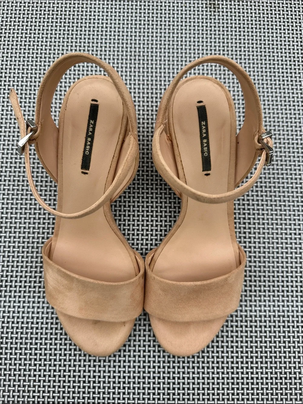 Zara Beige Block Heel Sandals with Ankle Strap - Picture 2 of 9